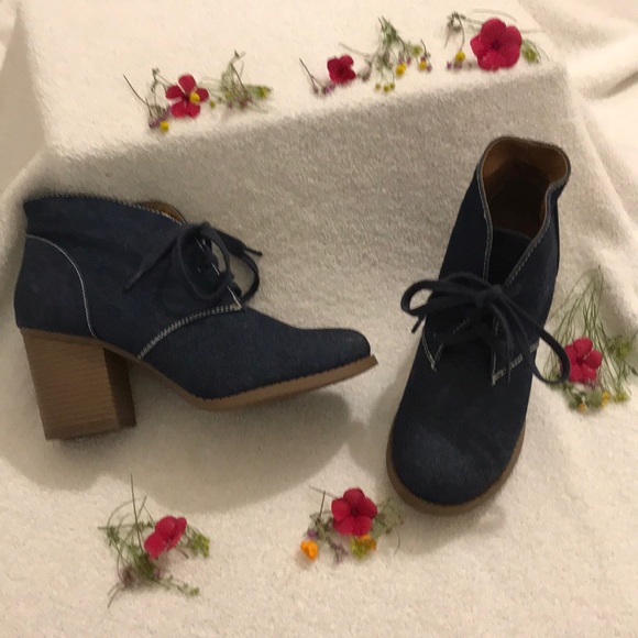 Soda Shoes - SIZE 6 SUPER CUTE & NEW DENIM TIE HEELS BY SODA